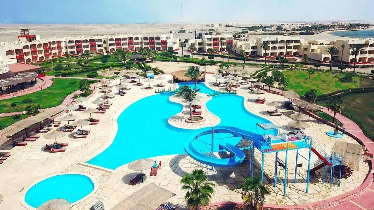 الفندق بليس ندى بيتش ريزورت - مرسى علم